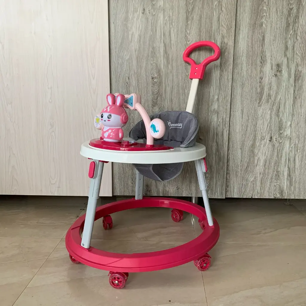 [1553] BABY WALKER MOMEASY B