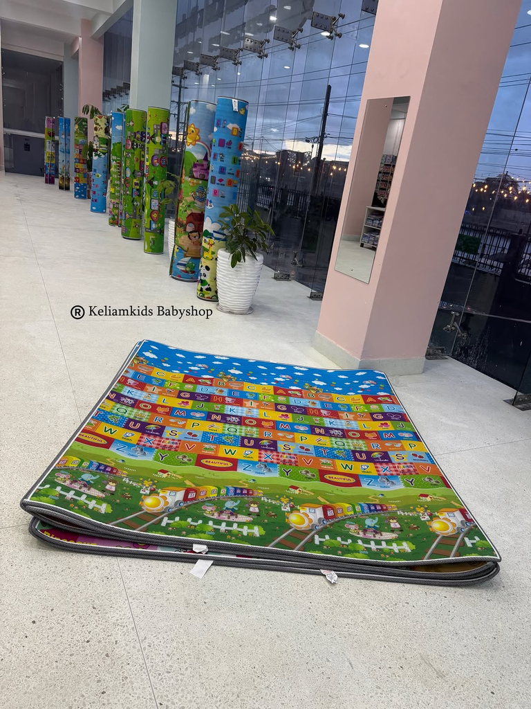 PLAYMAT 1.8K